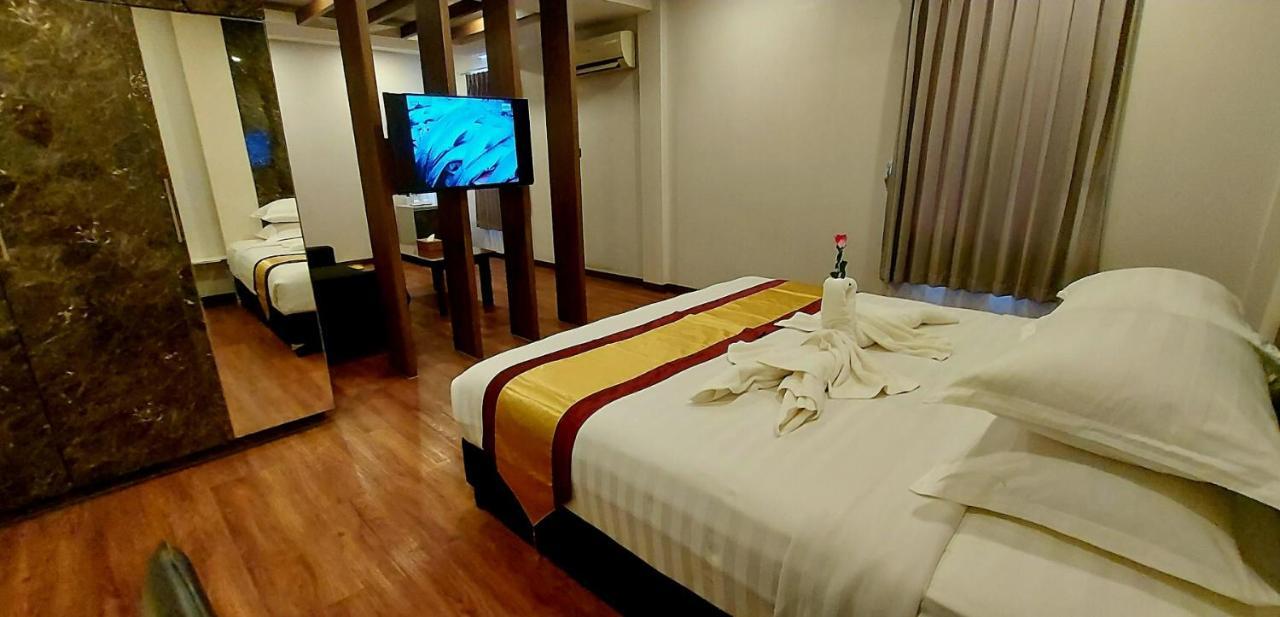 Royal Crown Hotel Yangon Eksteriør bilde