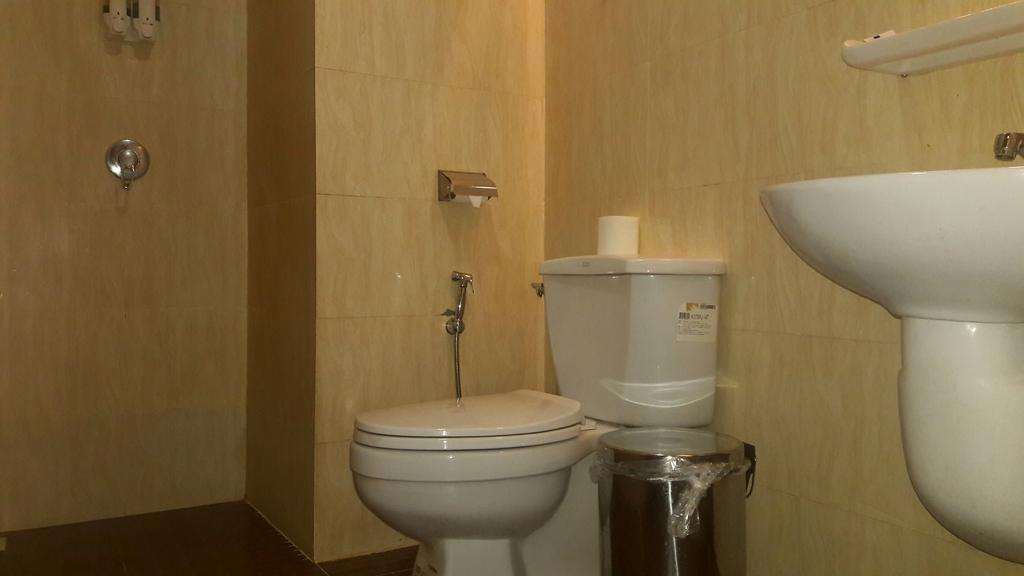 Royal Crown Hotel Yangon Eksteriør bilde