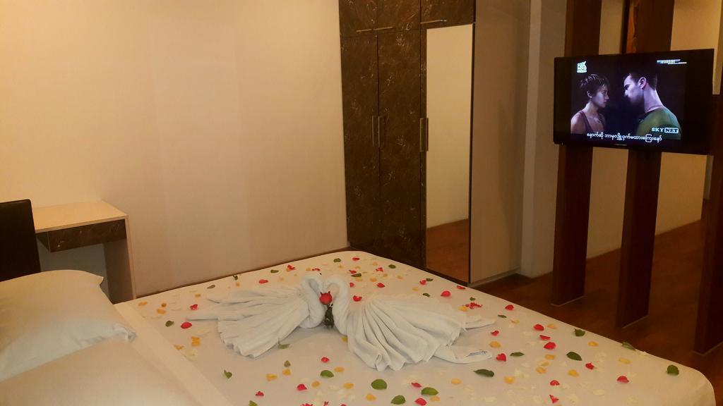 Royal Crown Hotel Yangon Eksteriør bilde